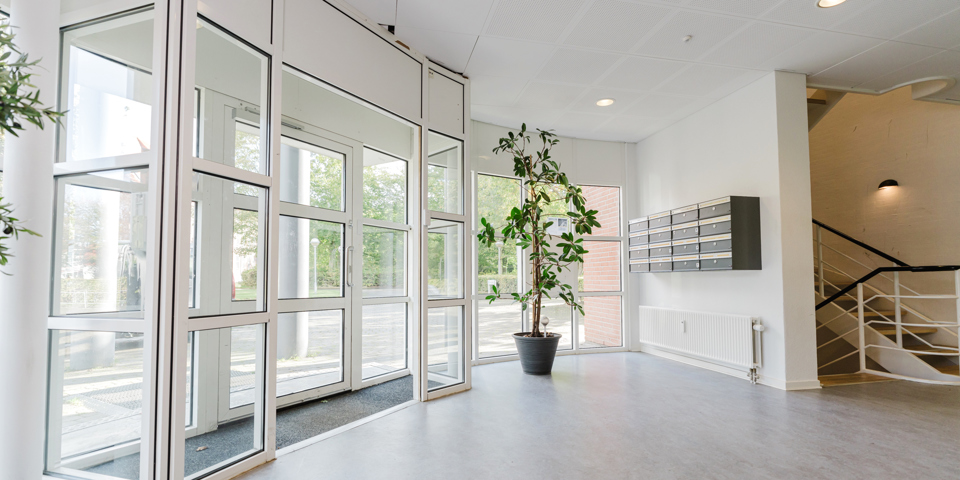 Indgangen til Midgårdhus