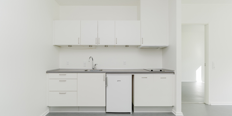 Køkken i en tom lejlighed