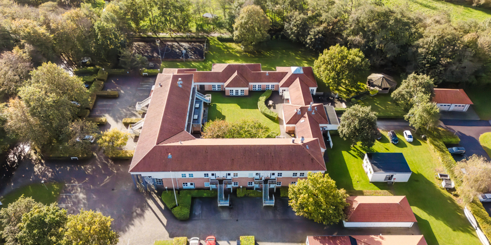 Dronefoto af Midgårdhus